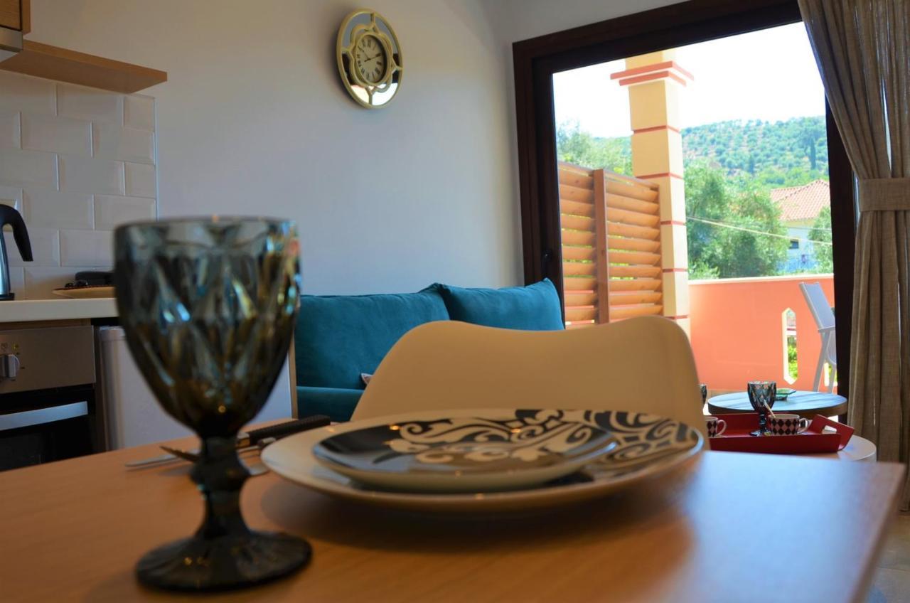 Pagiatakis Suites Parga Bagian luar foto